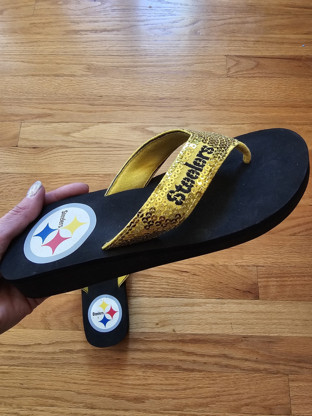 Women's STEELERS Black & Gold Sequin Flip Flops SIZE 8/8.5